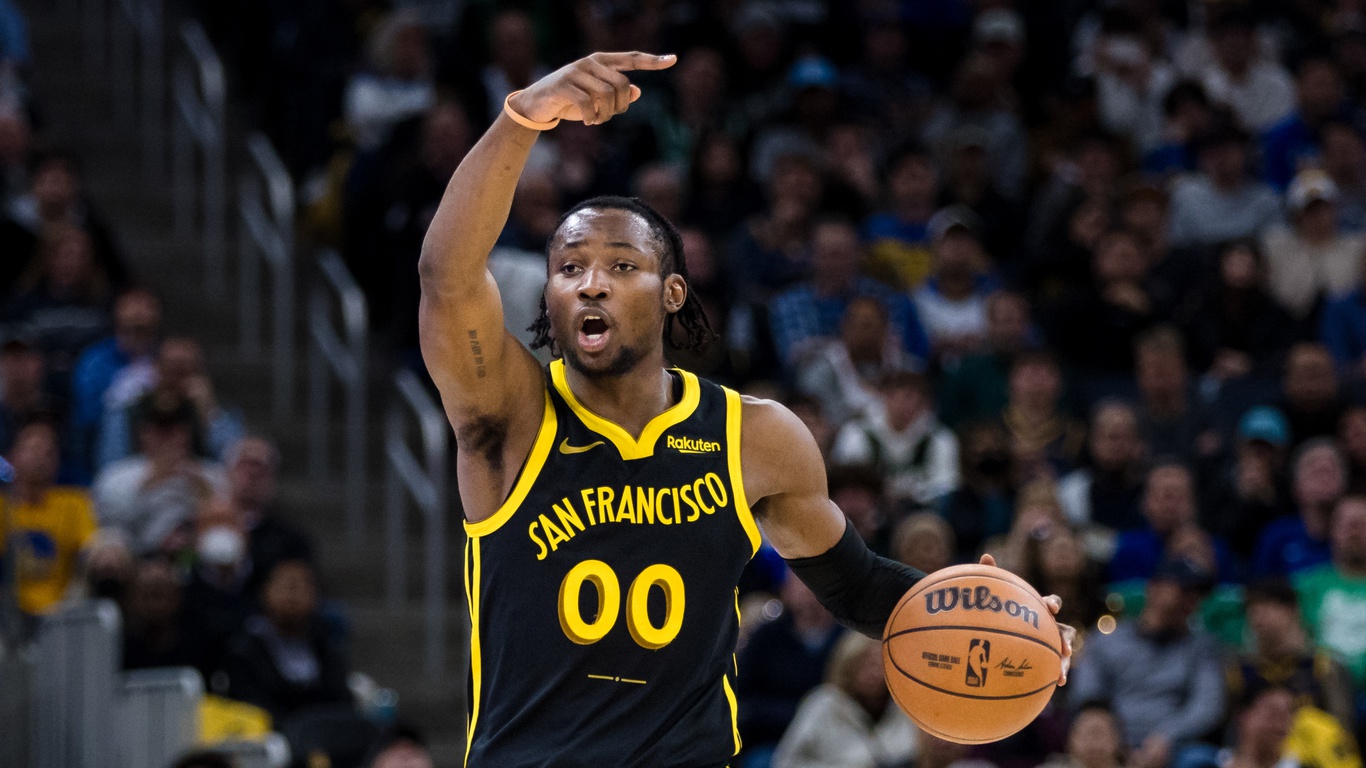 Golden State Warriors forward Jonathan Kuminga (00) signals against the Boston Celtics during the second half at Chase Center.