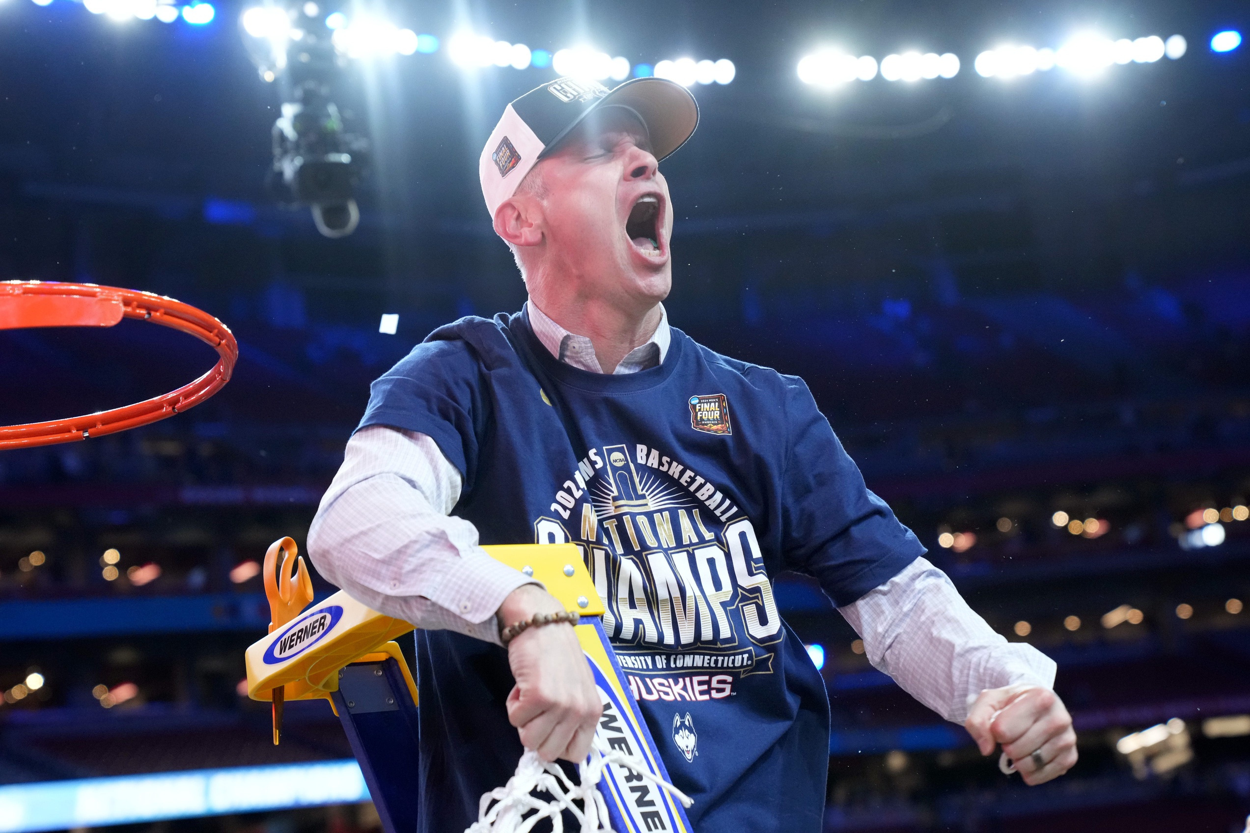 UConn head coach Dan Hurley, Los Angeles Lakers head coach frontrunner