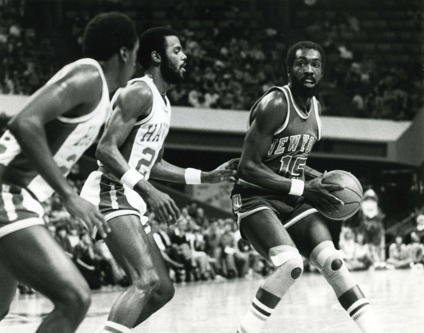 New York Knicks guard Earl Monroe (15) in action