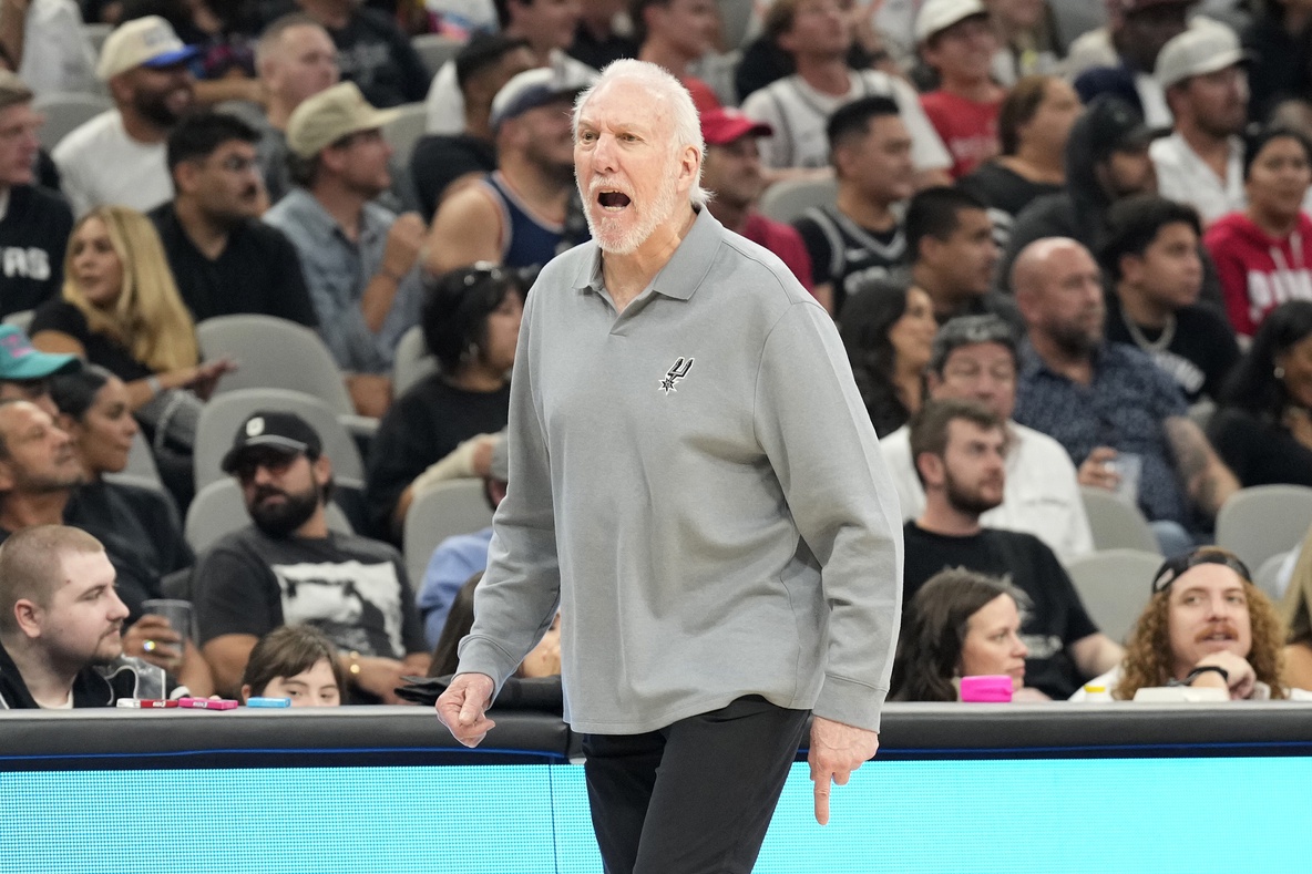 Antonio Spurs head coach Gregg Popovich yells at an official