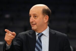 Jeff Van Gundy is an assistant coach for the Clippers.