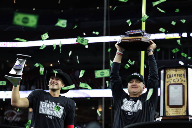 A late-game push kept things interesting into the wee hours of the morning, but Texas Tech wins the Texas Bowl by a score of 42-25.