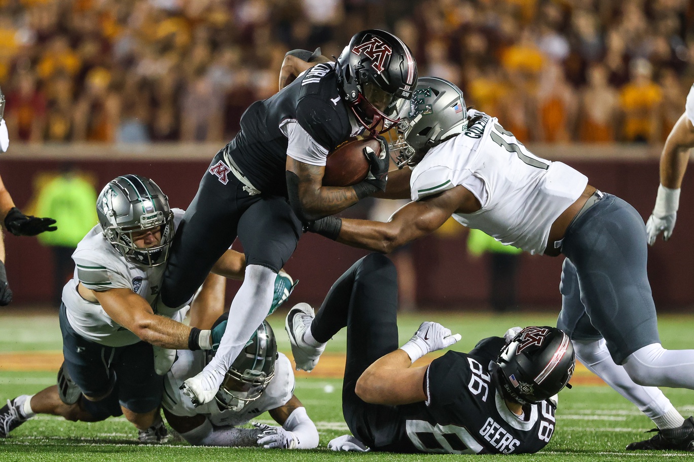 Gophers Beat Eastern Michigan 25-6