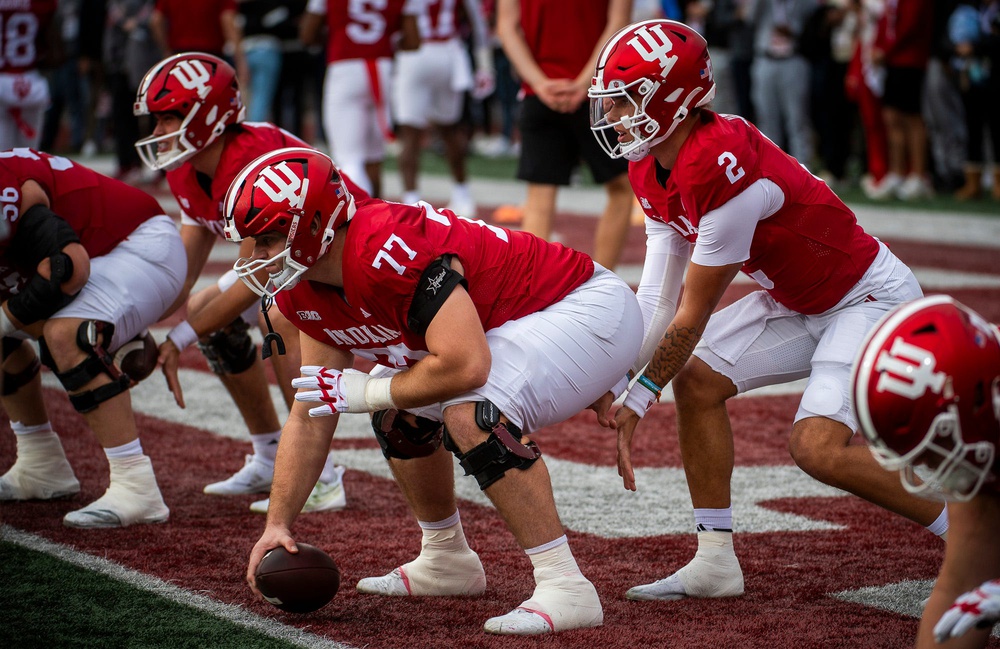 https://sportseventsguide.com/collegefootball/2024/11/16/washington-secures-bowl-eligibility-with-win-over-ucla/