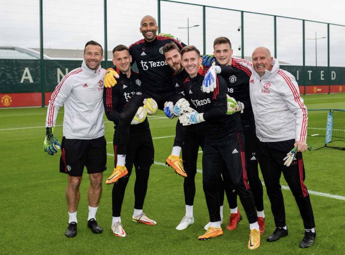 Goalkeeper Lee Grant