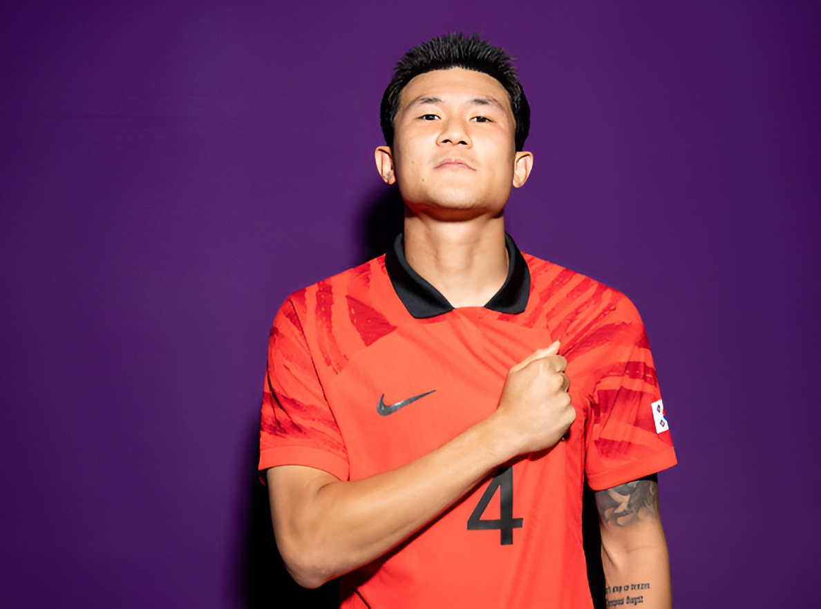 Napoli Star Kim Min-jae poses for World Cup 2022 photo