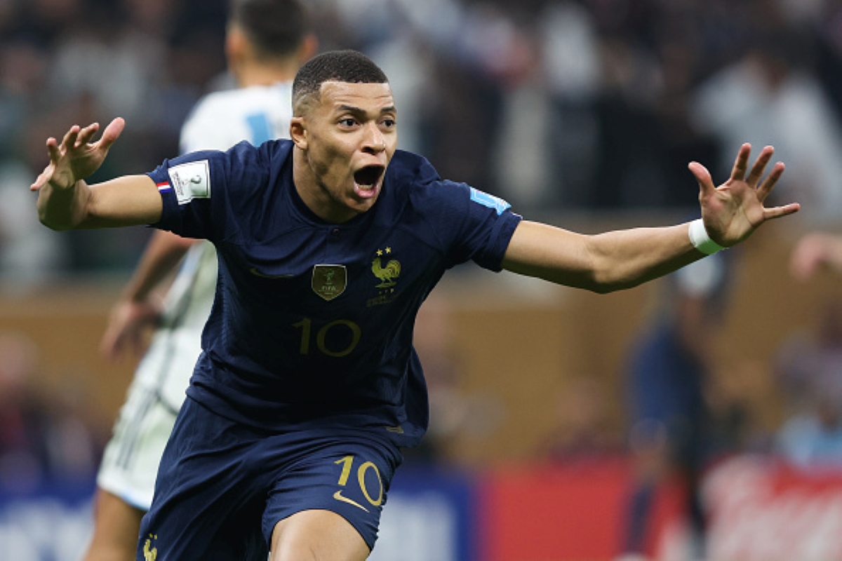 Kylian Mbappe celebrates in the World Cup final (France Player Ratings)