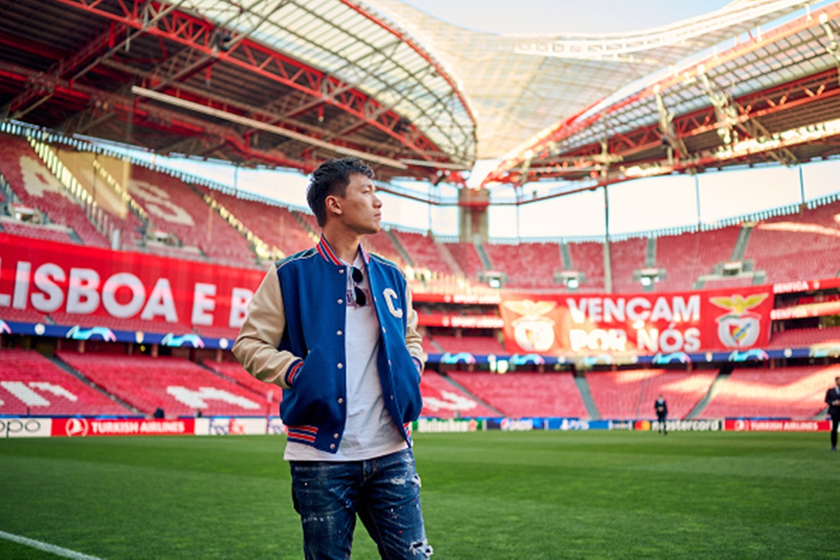 Inter players and staff in Benfica's stadium ahead of their Champions League quarter final