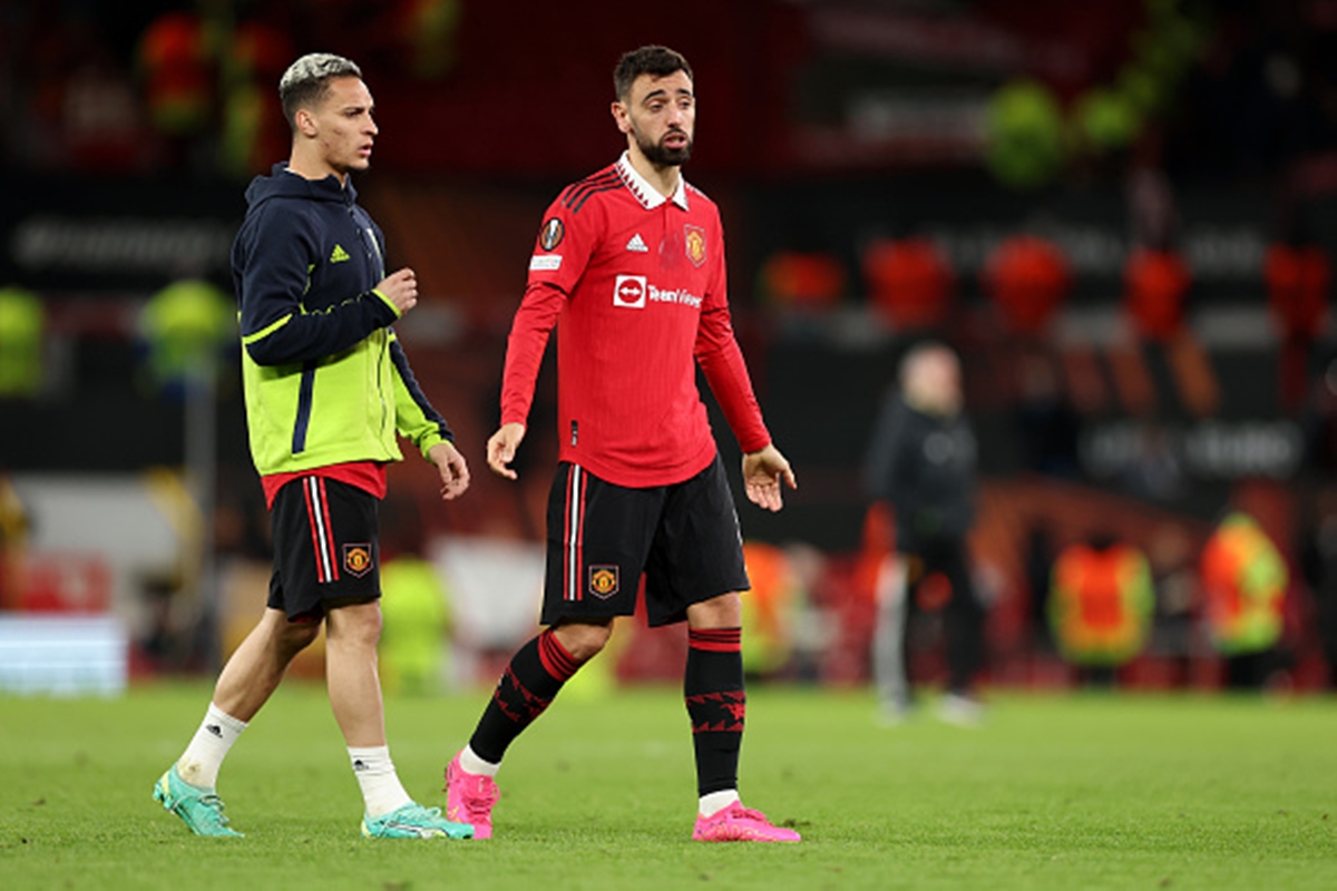 Nottingham Forest vs Manchester United - Red Devils players in discission leaving the pitch after the draw with Sevilla