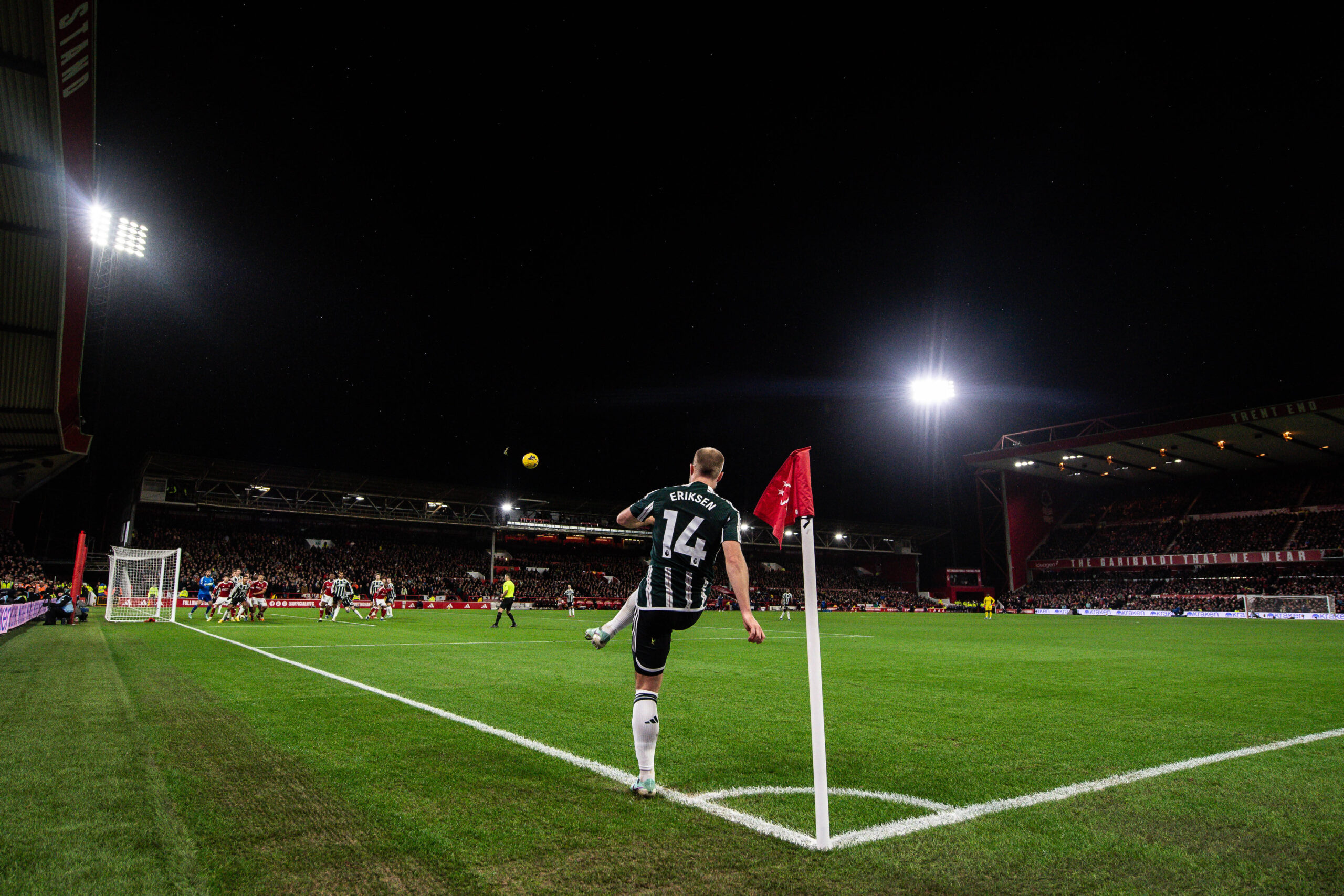 Christian Eriksen takes a corner for manchester united