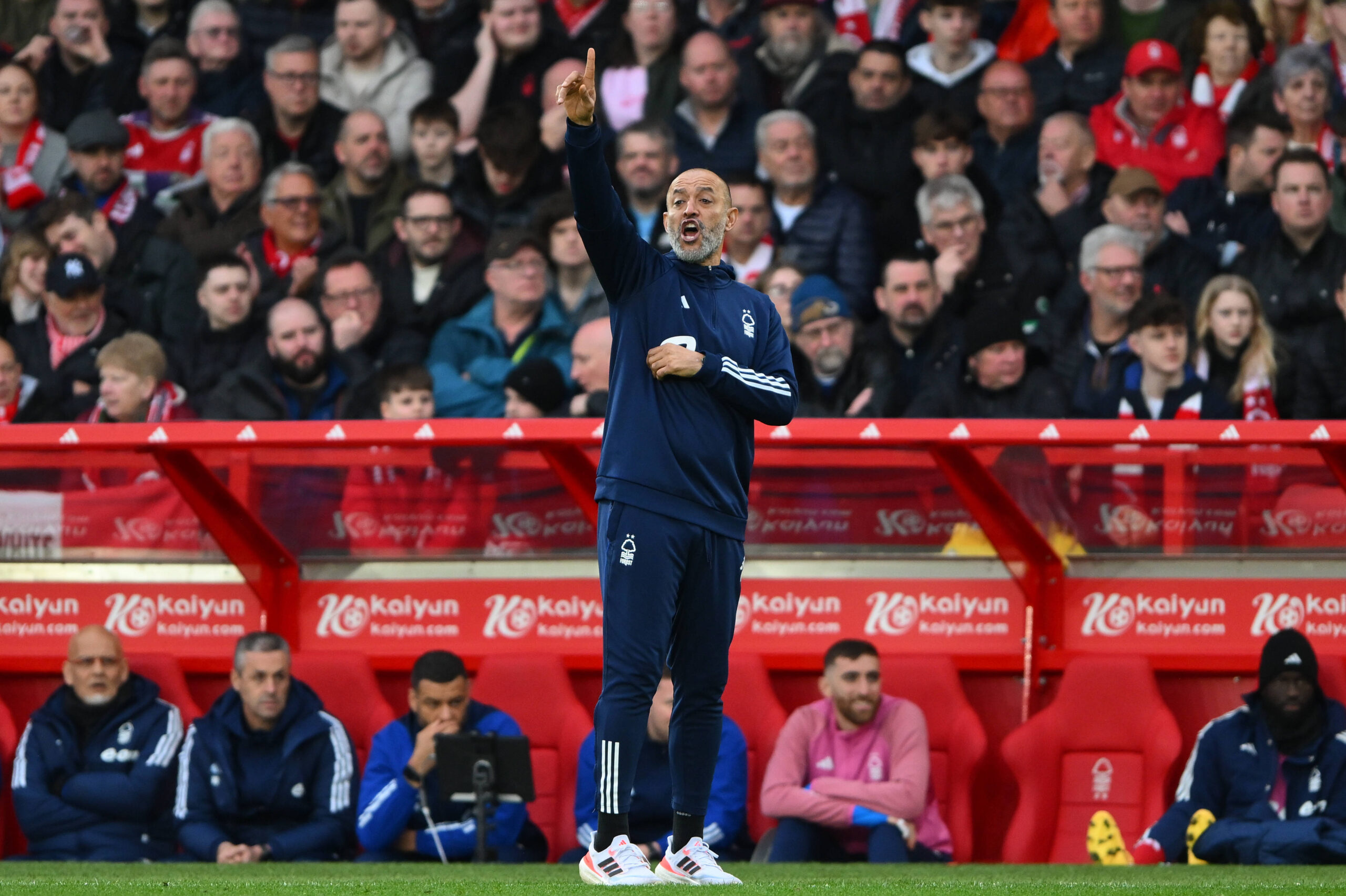 Nuno Espirito Santo shouts instructions from the sidelines