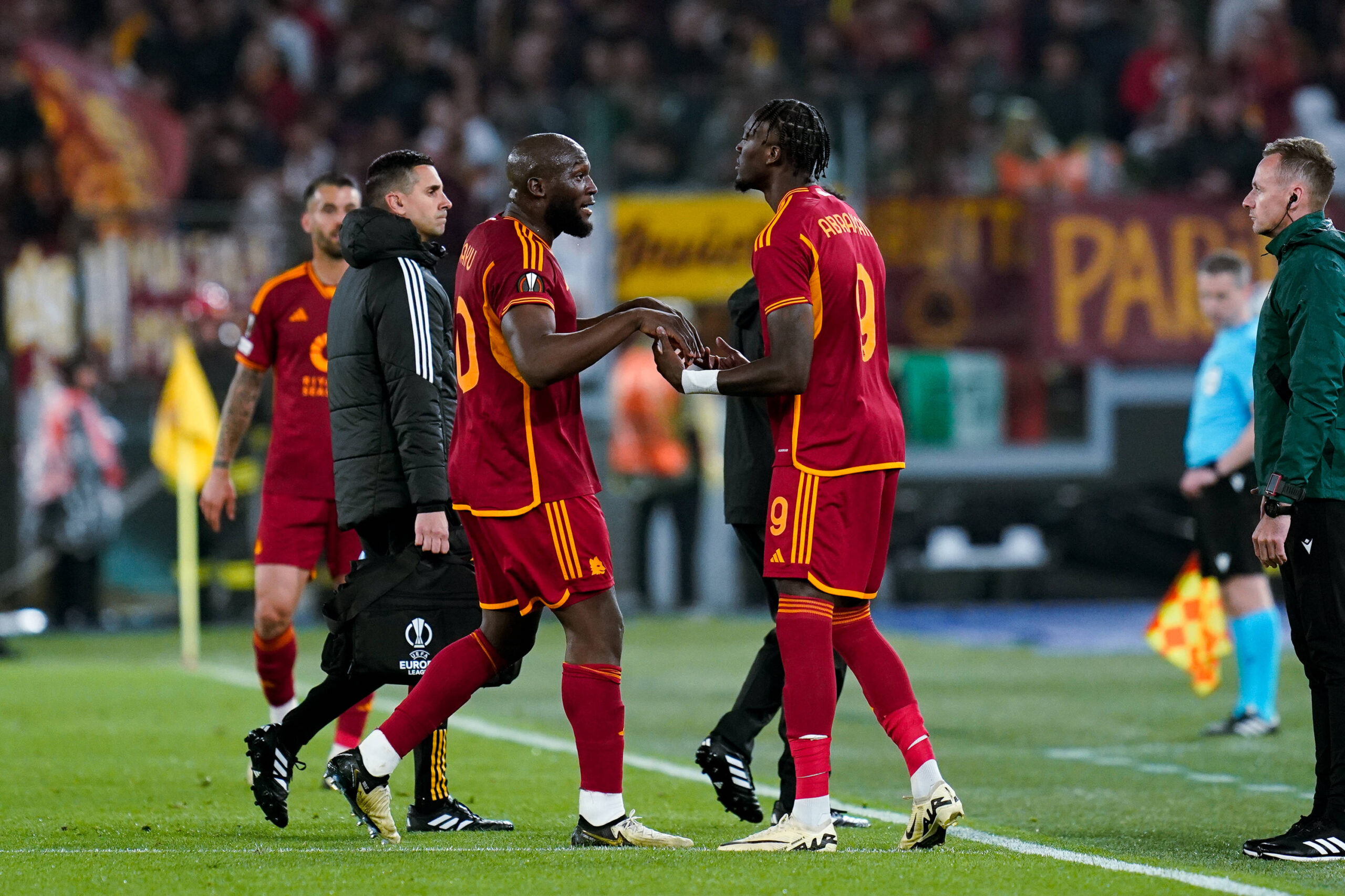 Romelu Lukaku leaving the pitch for Tammy Abraham