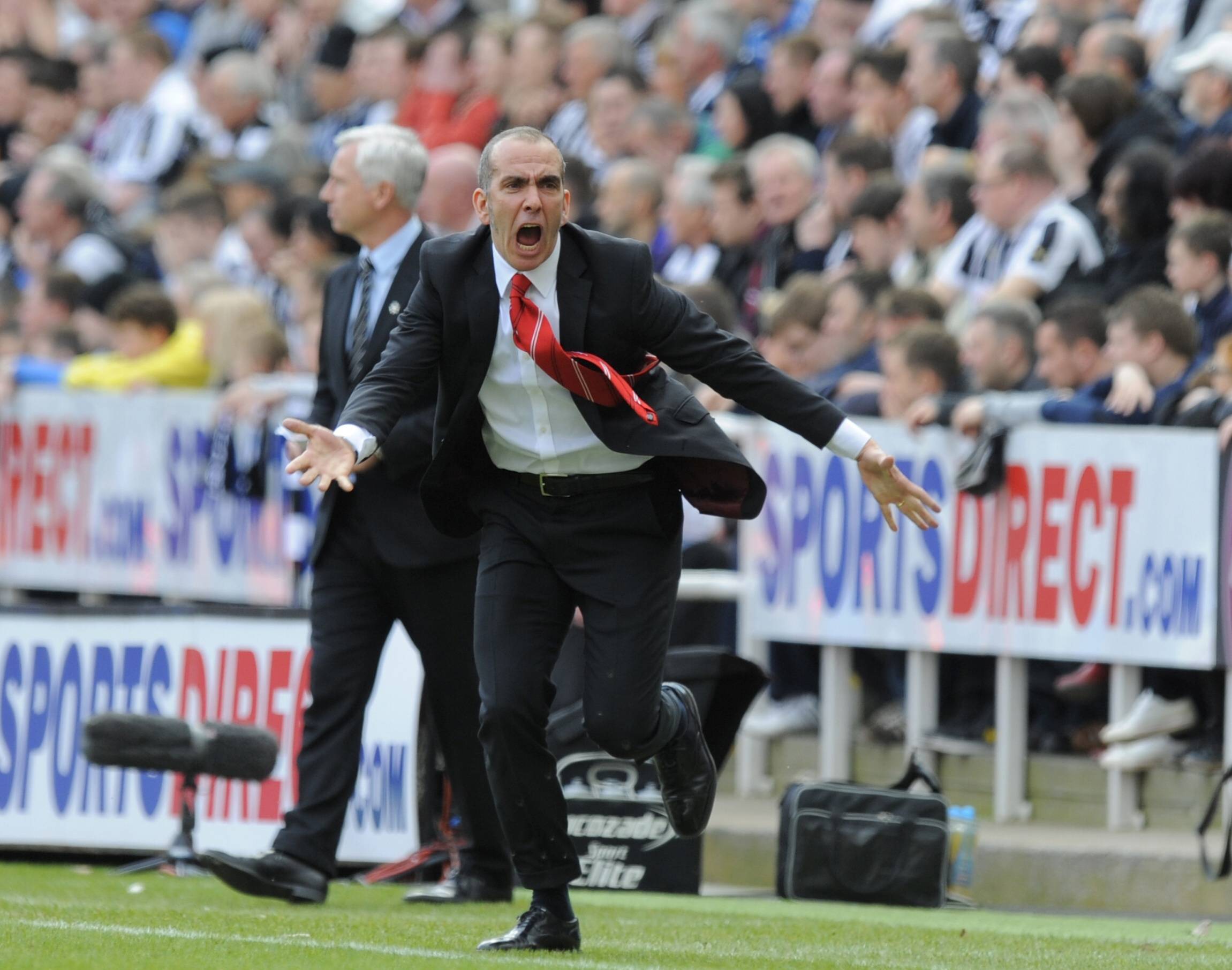 Paolo Di Canto celebrates at Newcastle 04/14/2013