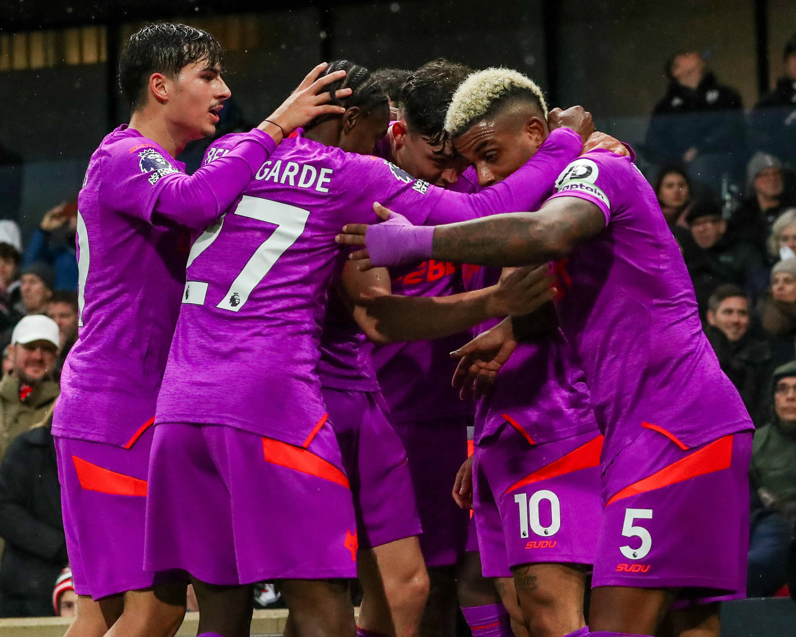 Matheus Cunha celebrates with Wolves teammates