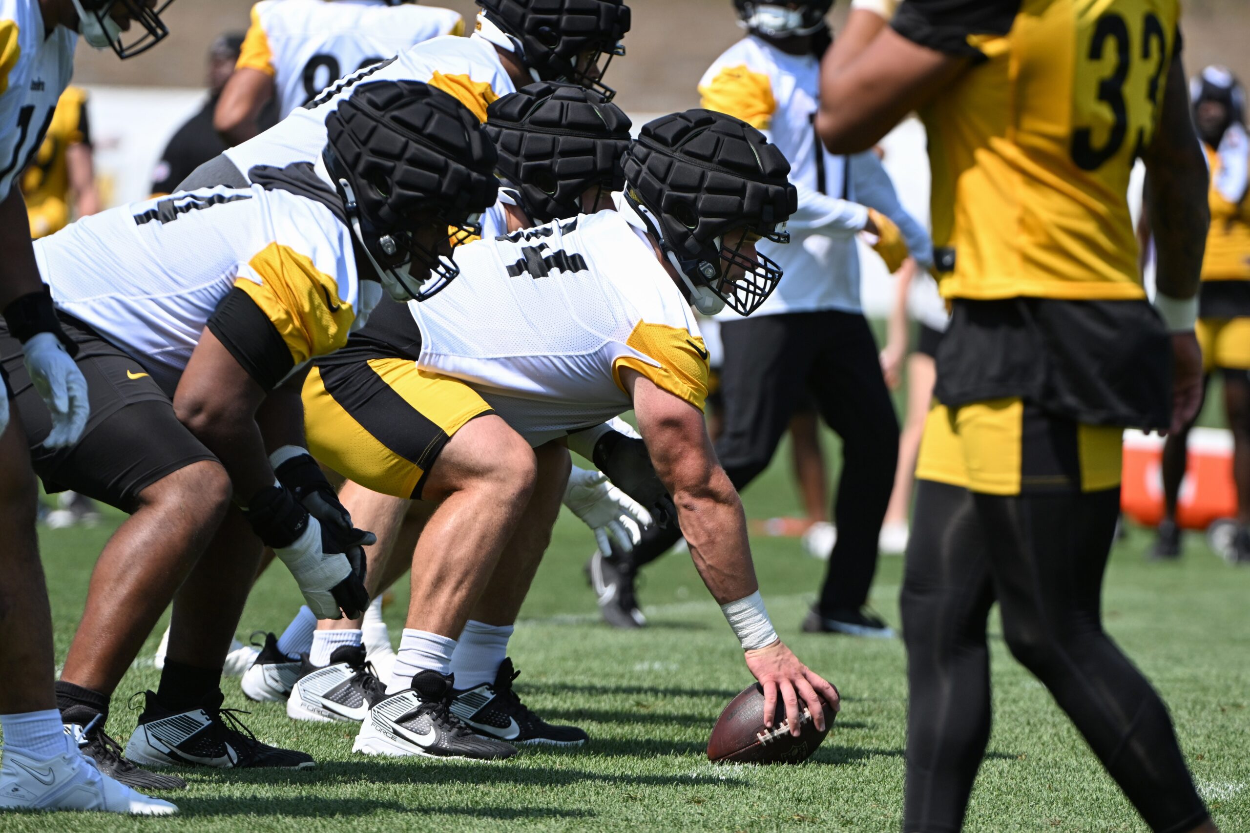 Pittsburgh Steelers center Zach Frazier