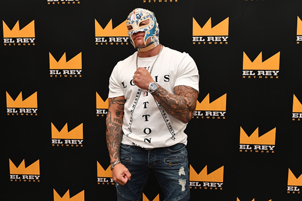 Against the Ropes - celebrity guest Rey Mysterio at C2E2