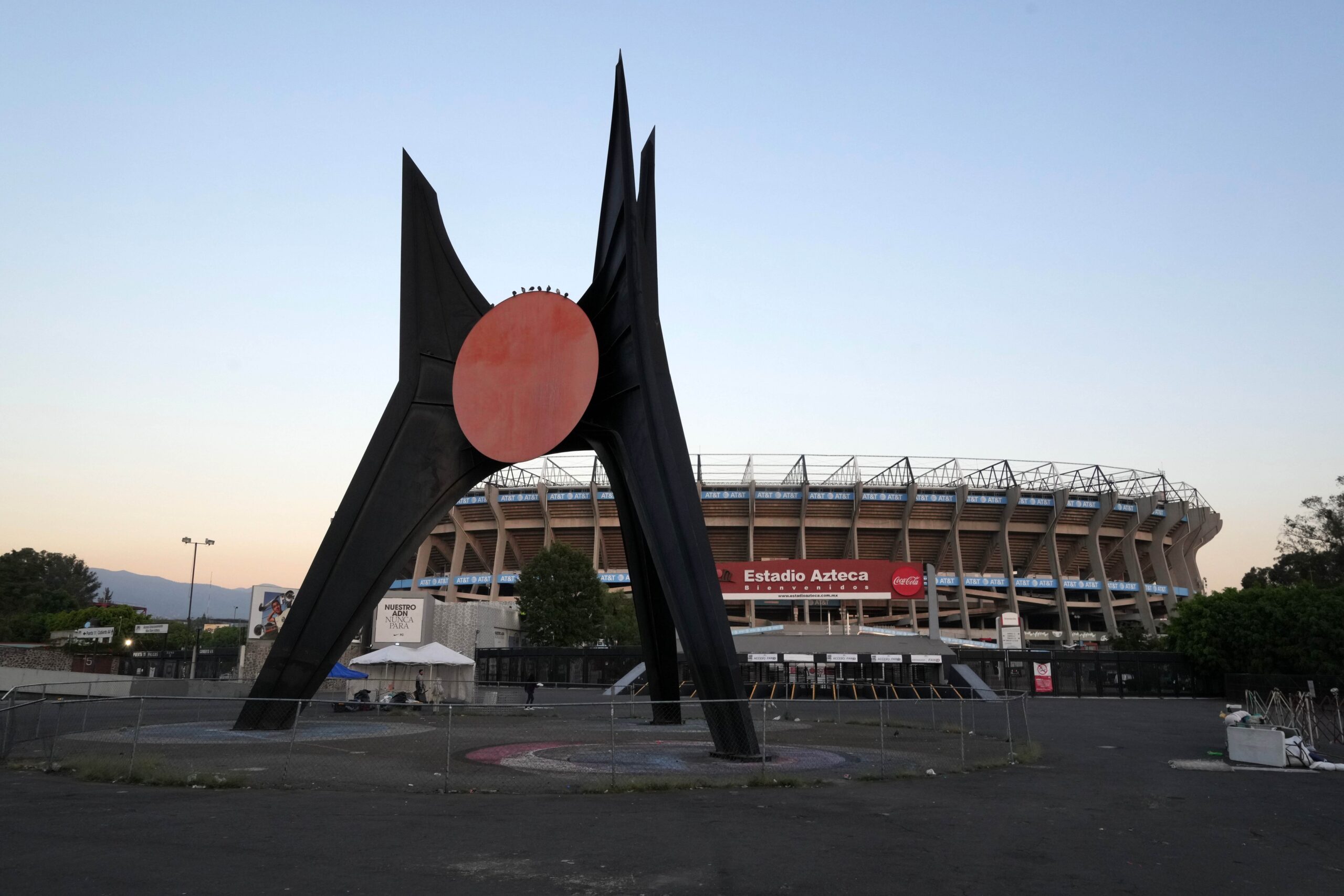 Club America Beats Cruz Azul at Estadio Azteca