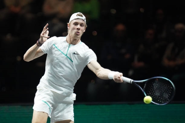 Denis Shapovalov in action ahead of the ATP Dubai Championships.