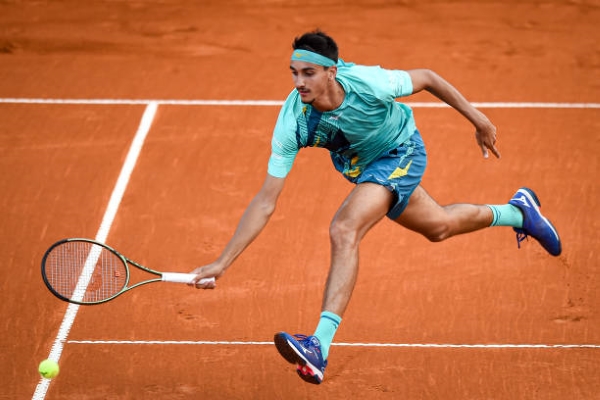 Lorenzo Sonego in action at the ATP Rio Open.