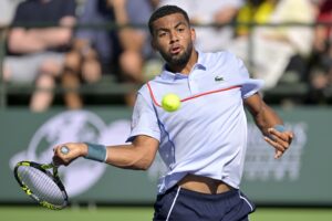 Arthur Fils in action ahead of the ATP Monte Carlo Masters.